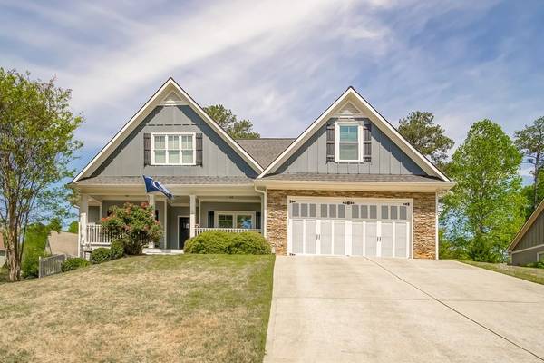 311 Wooded Glen LN, Carrollton, GA 30117