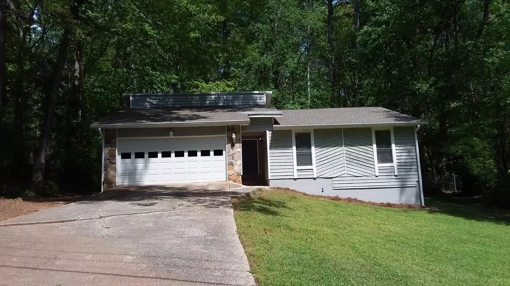 3416 DESHONG DR, Stone Mountain, GA 30087