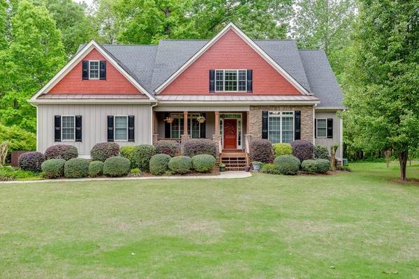 310 Rebecca ST, Hoschton, GA 30548