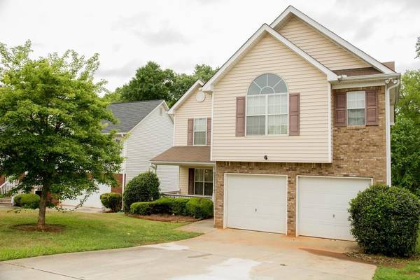 5782 Colonnade DR, Rex, GA 30273