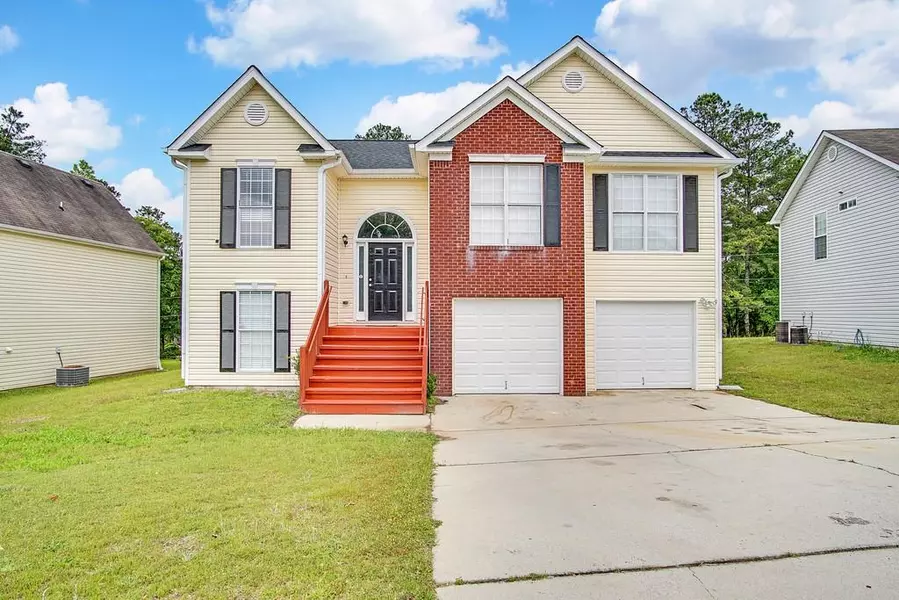 1352 Creekview CIR, Riverdale, GA 30296