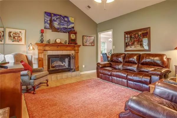 Covington, GA 30016,195 Hardwood DR