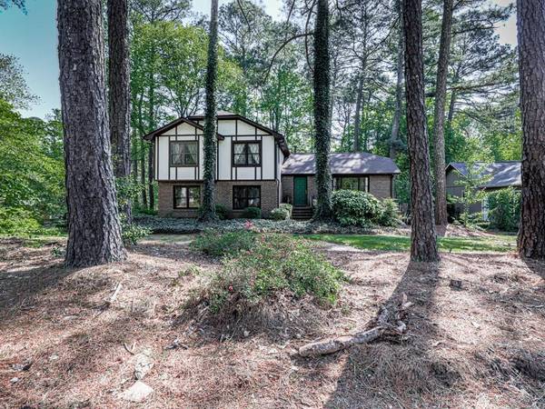 4486 Glenforest DR NE, Roswell, GA 30075