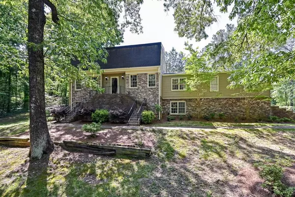 6142 Lakeshore DR SE, Mableton, GA 30126