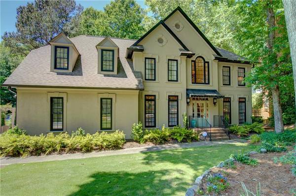 305 Highlands TRCE, Roswell, GA 30075