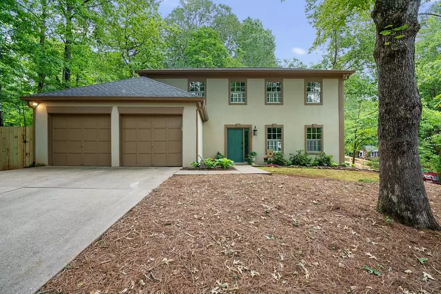 12095 Wallace Woods LN, Alpharetta, GA 30004