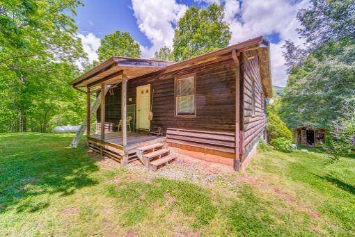 887 Whitecliff DR, Ellijay, GA 30540