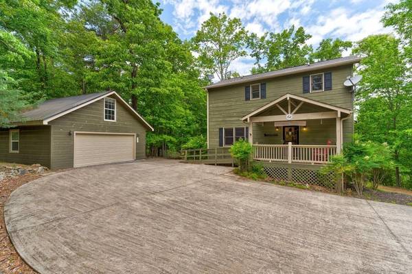 65 Medina CT, Ellijay, GA 30540