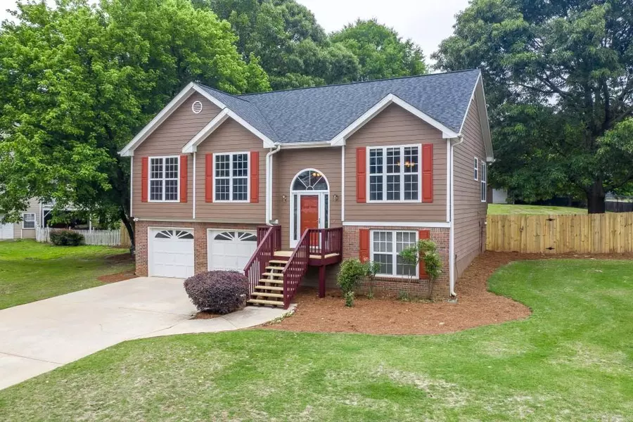 520 Weeping Willow DR, Loganville, GA 30052