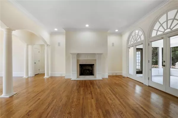 Atlanta, GA 30327,125 N Devereux CT