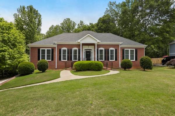 428 Greystone LN, Douglasville, GA 30134