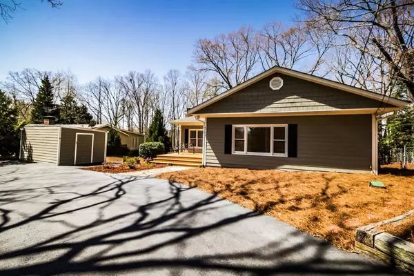 Flowery Branch, GA 30542,6705 Crestwood Peninsula