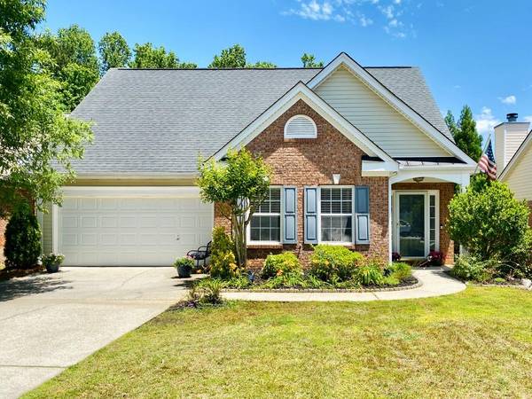 5430 Ashmoore LN, Flowery Branch, GA 30542