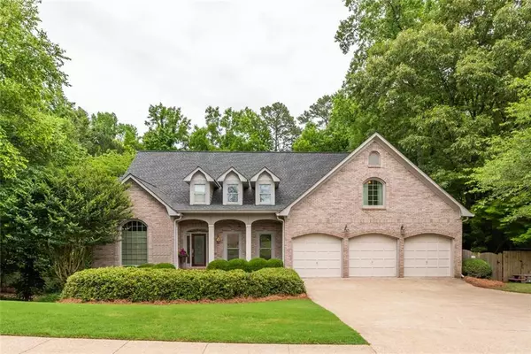 2933 Mountain TRCE NE, Roswell, GA 30075