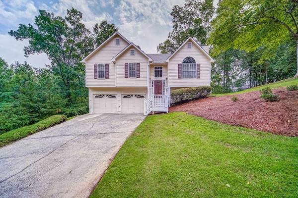 55 Rainbow LN, Hiram, GA 30141