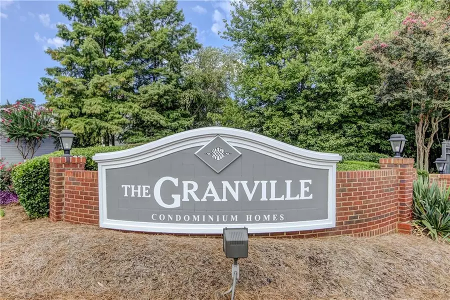 642 Granville Ct, Sandy Springs, GA 30328