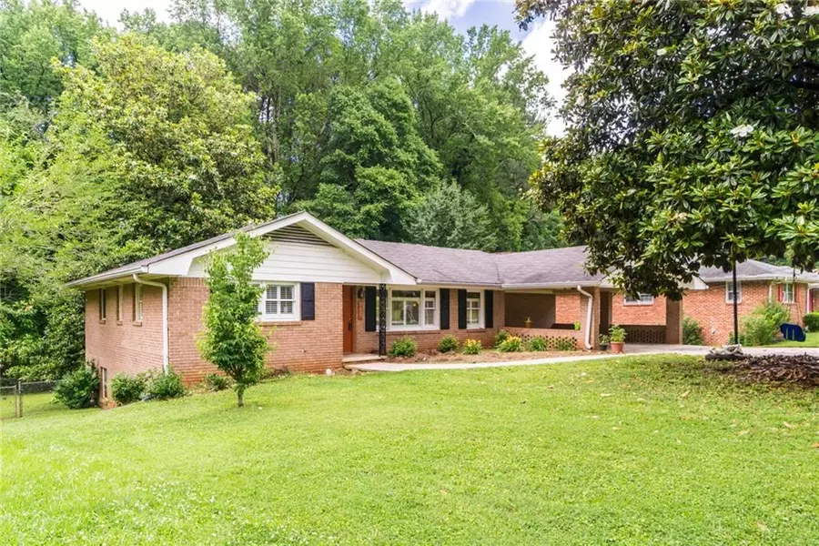 942 Holly Hedge RD, Stone Mountain, GA 30083