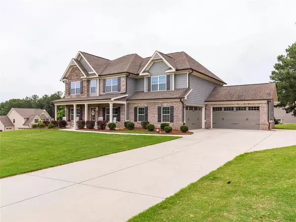 1370 Silver Thorne CT, Loganville, GA 30052