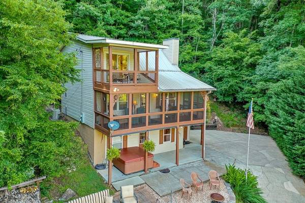 441 River RD, Ellijay, GA 30540