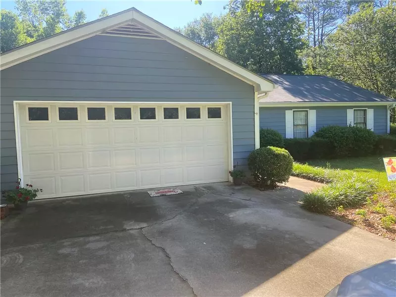 10 Oakbrook CT, Covington, GA 30016