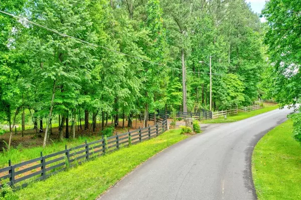 Milton, GA 30004,285 Five Acre RD