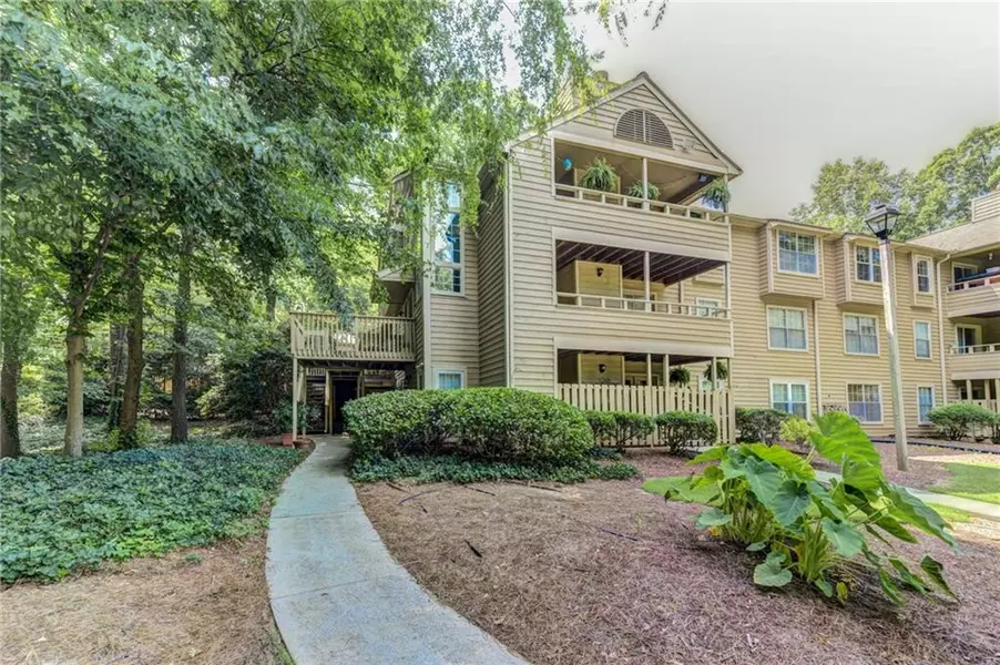 1478 N Crossing CIR NE, Atlanta, GA 30329