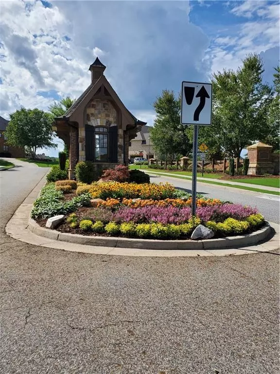 Auburn, GA 30011,1208 Woodtrace LN