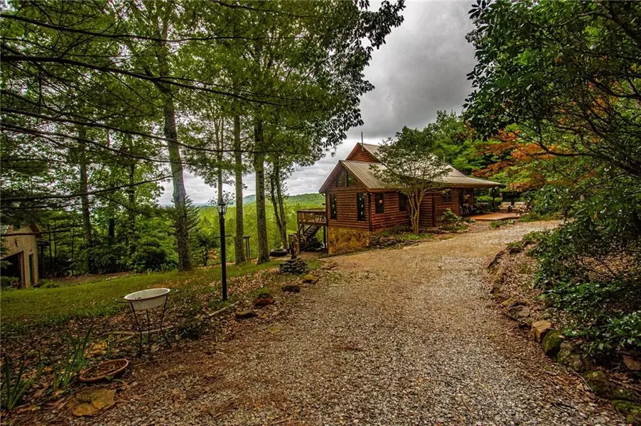 27 Cherokee Lodge RD, Dahlonega, GA 30533