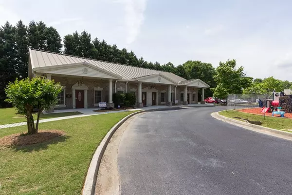 Loganville, GA 30052,3955 Harrison RD #200