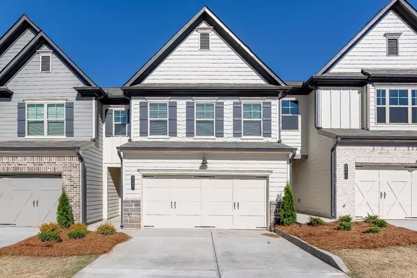 5556 Garens Way #T34, Flowery Branch, GA 30542