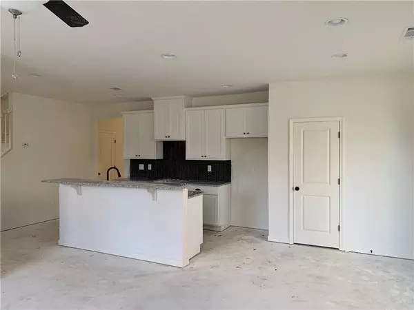 Atlanta, GA 30331,844 Regal LN SW