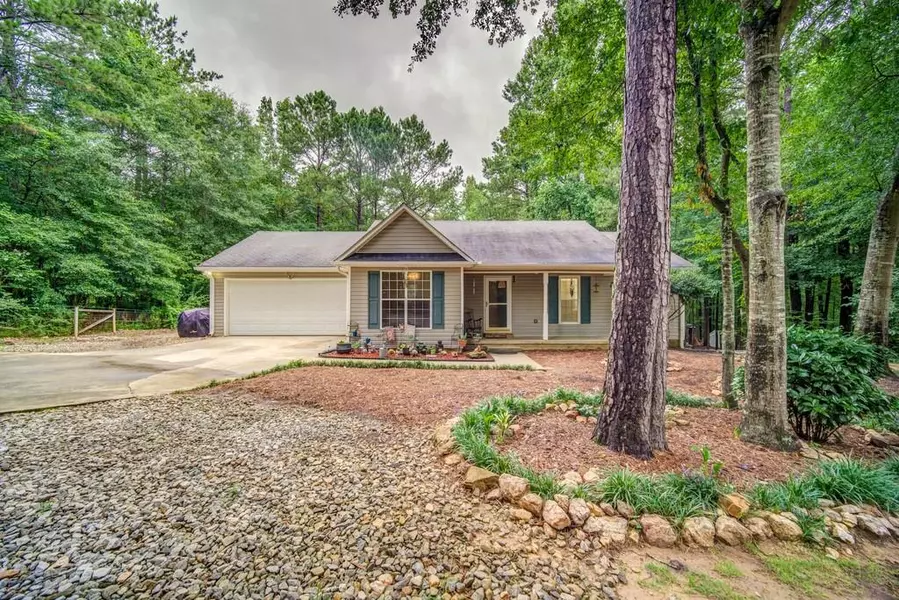 1235 COAN DR, Locust Grove, GA 30248