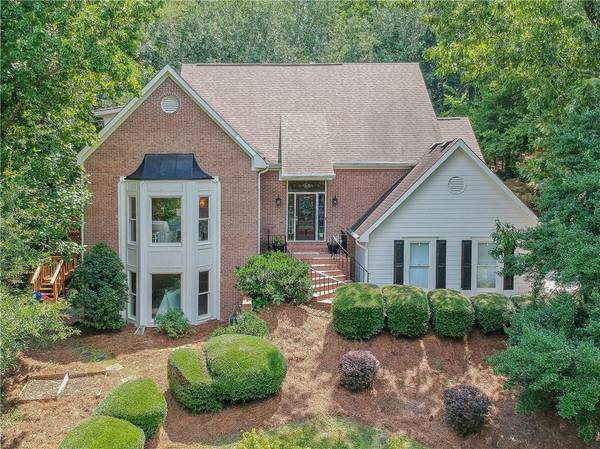 98 Skyland DR, Roswell, GA 30075