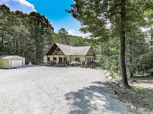 Ellijay, GA 30536,451 Martin RD