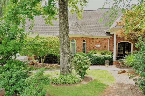 Cleveland, GA 30528,221 Sunset Valley CIR