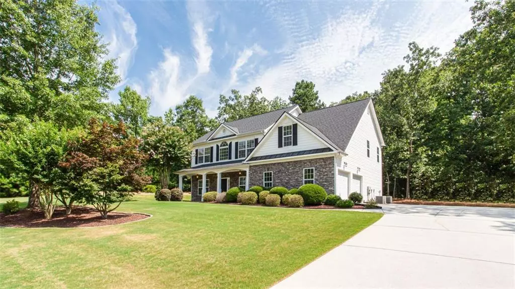 1194 WOODMERE DR, Loganville, GA 30052