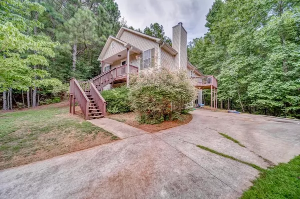 Waleska, GA 30183,308 Cloister CT