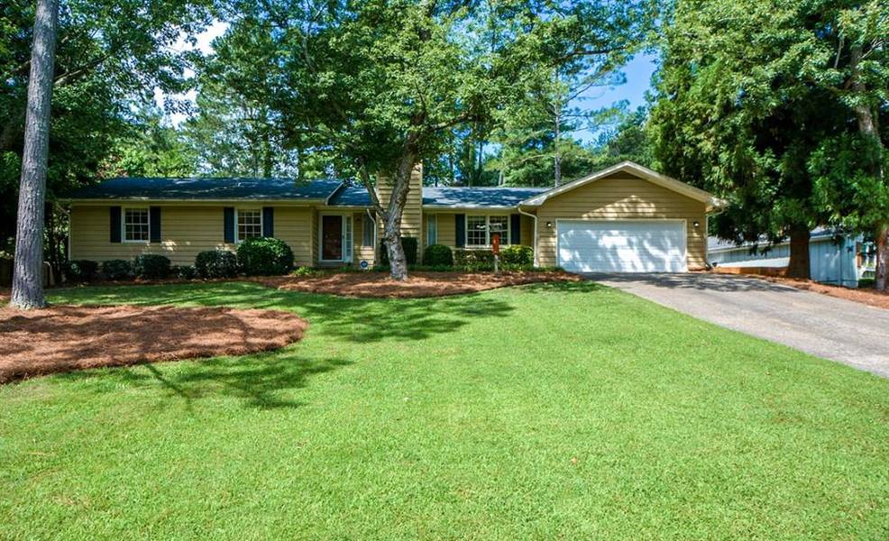 350 Monivea LN, Roswell, GA 30075