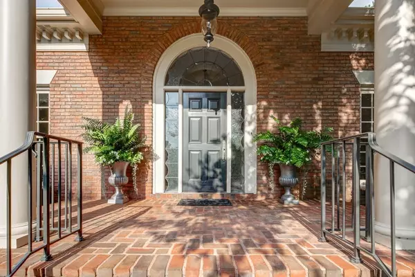 Sandy Springs, GA 30327,5490 Glen Errol RD
