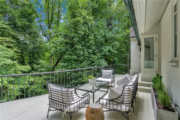 Atlanta, GA 30327,8 Whitewater TRL NW