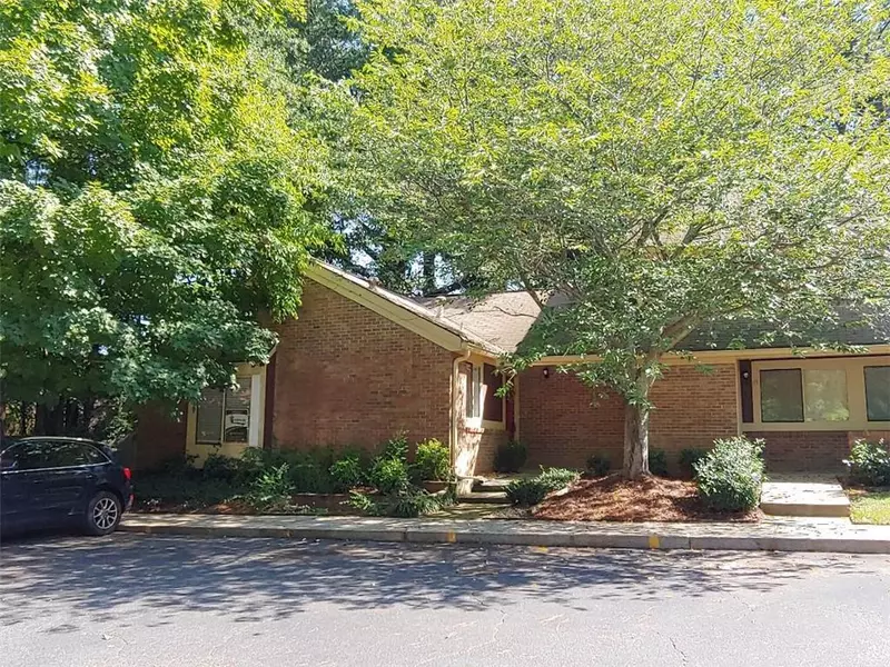 16 Country Place CT, Alpharetta, GA 30005