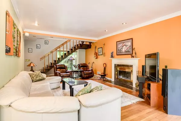 Woodstock, GA 30188,987 Bailey RD