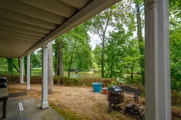 Woodstock, GA 30188,987 Bailey RD