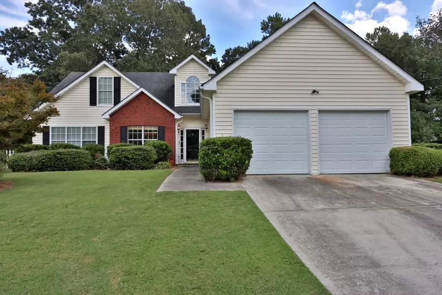 7349 Clubcrest DR, Flowery Branch, GA 30542