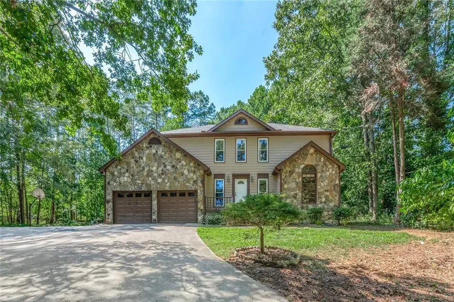 527 Cherokee Mills DR, Woodstock, GA 30189