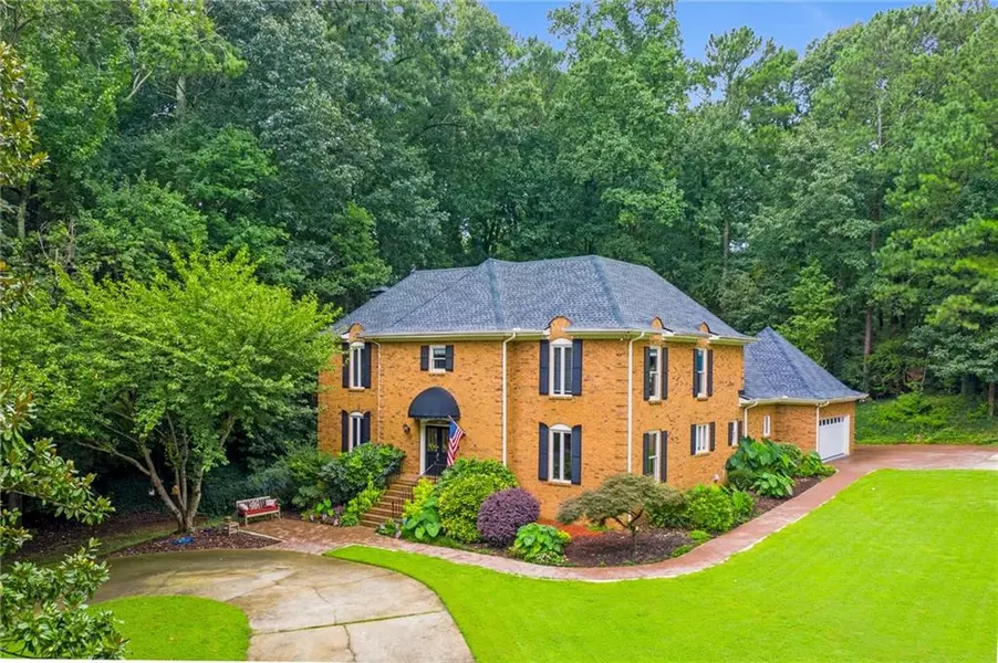 5025 Oak Bluff CT, Sandy Springs, GA 30350