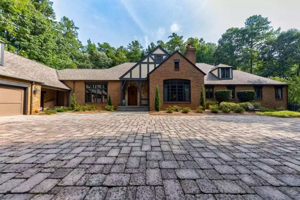 Sandy Springs, GA 30327,5595 Cross Gate DR