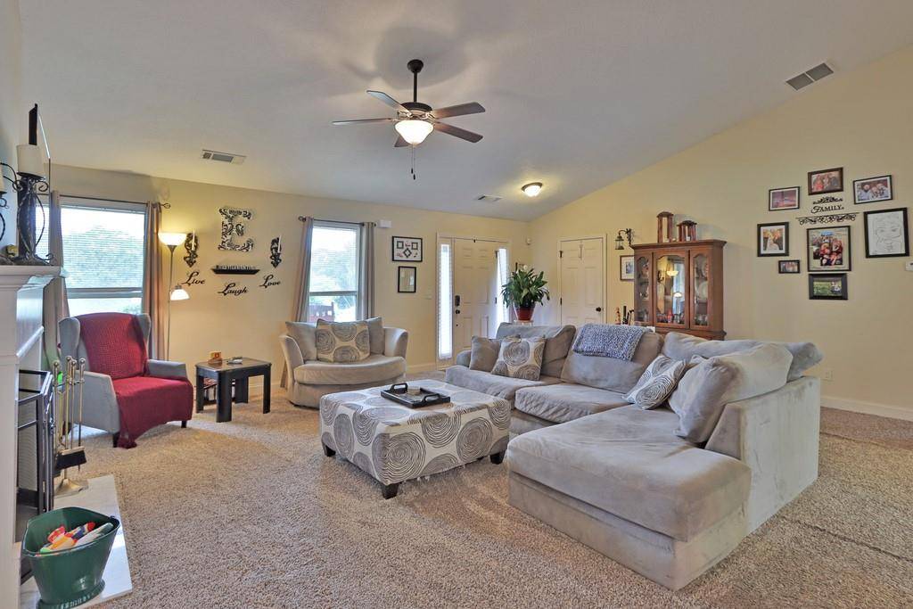 Winder, GA 30680,239 Falling Leaf LN