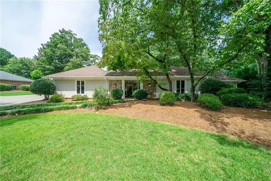 1385 Oakhaven DR, Roswell, GA 30075