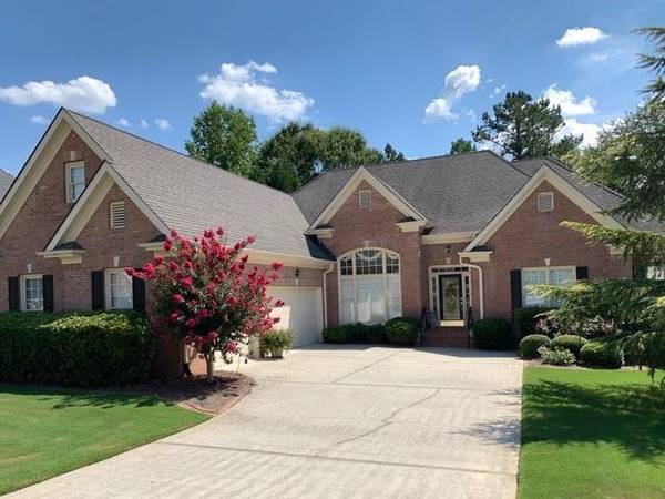 3923 Springtree LN, Hoschton, GA 30548